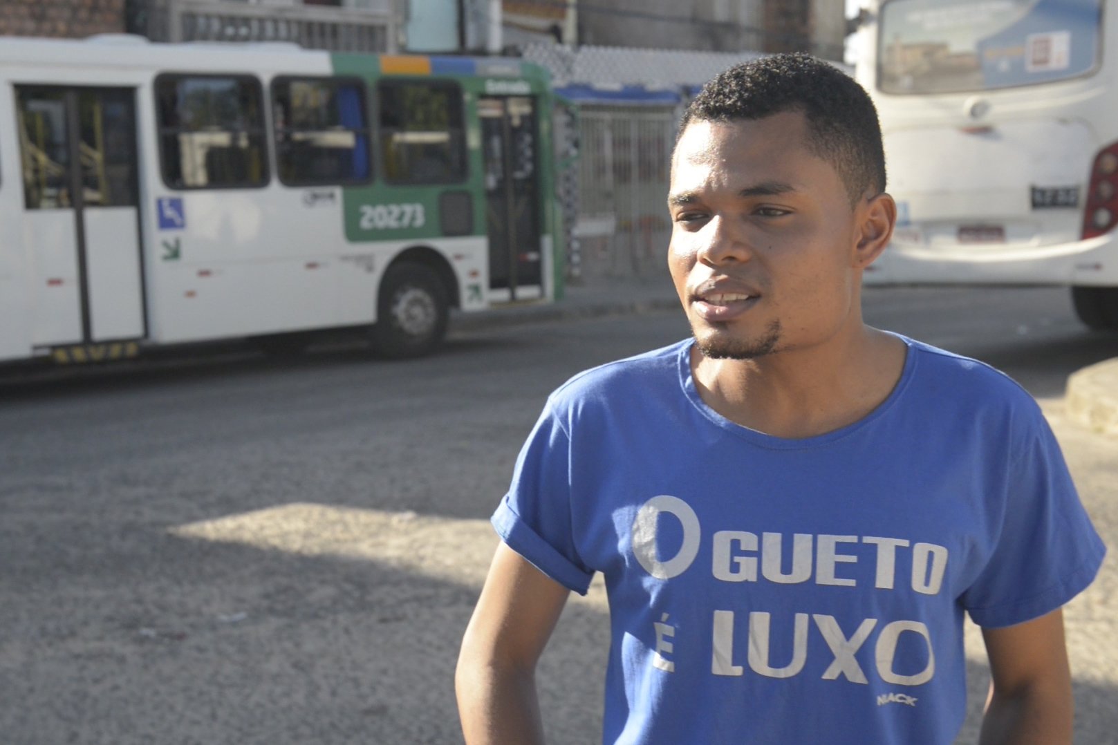 Enderson Araújo durante a entrevista para CartaCapital, na Sussuarana, em Salvador 