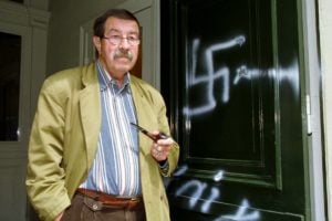 Günter Grass criou literatura poderosa para defender democracia e combater erros nazistas