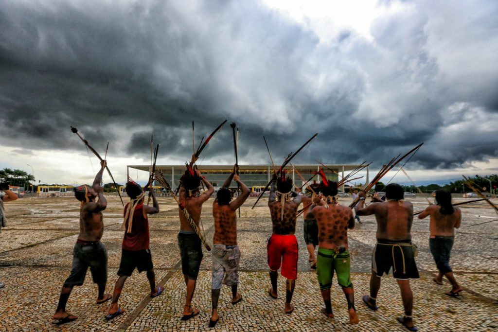 Índios ocupam Brasília para serem enxergados pelo governo
