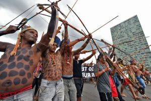 Índios lideram suicídios no Brasil