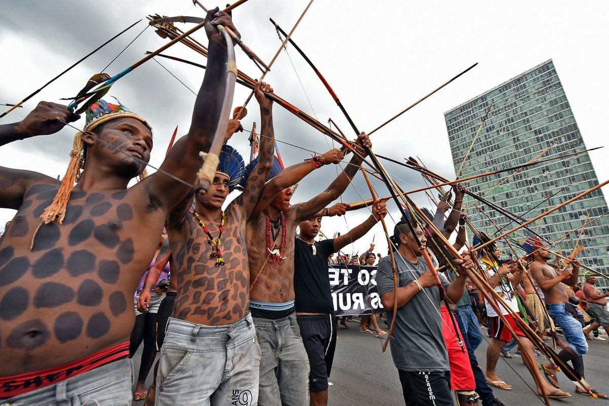 “A relação do governo com os índios se assemelha à da ditadura”