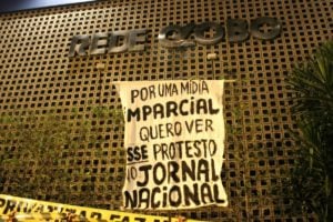 TV Globo faz 50 anos e movimentos sociais preparam protestos