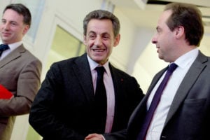 Ascensão da direita na França dá tom para presidenciais