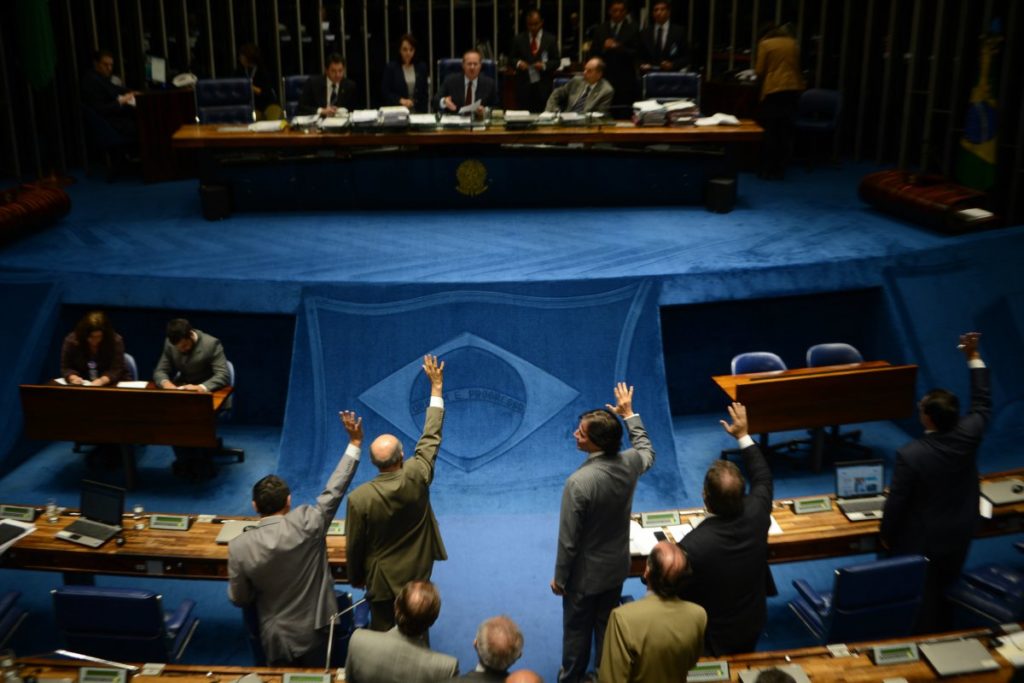 A lei das terceirizações vai passar no Senado?