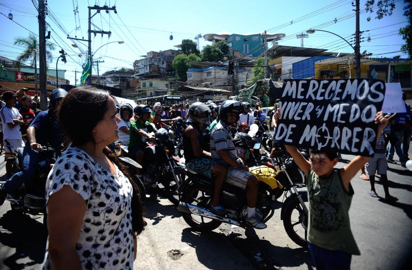 “No Complexo do Alemão, é pobre matando pobre”