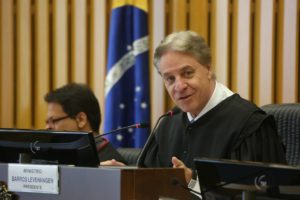 Terceirização aumentará ações na Justiça, diz presidente do TST