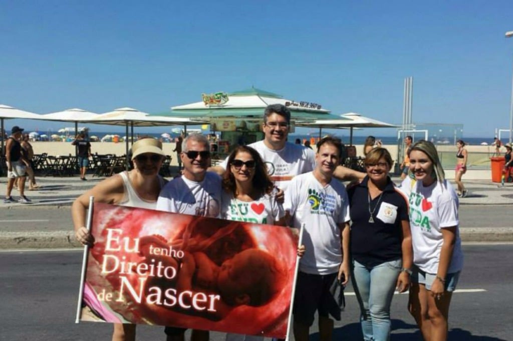 Palavras bonitas escondem desprezo à mulher