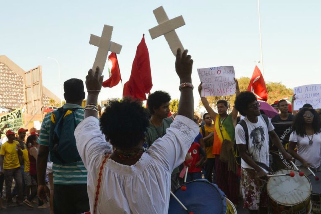 Jovens negros são mais vulneráveis à violência no Brasil
