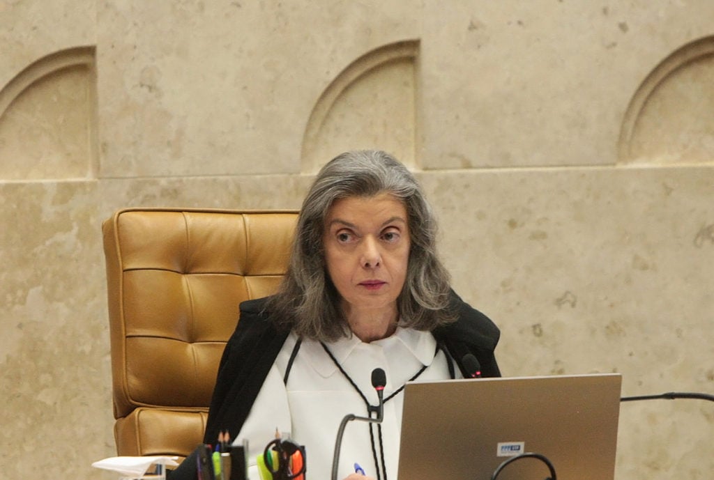 Roberto Carlos perde, e STF libera biografias