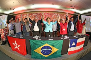 “Estamos vivos e de cabeça erguida”, afirma Lula em congresso do PT