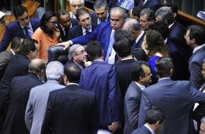 Mandatos de cinco anos: como votou cada deputado