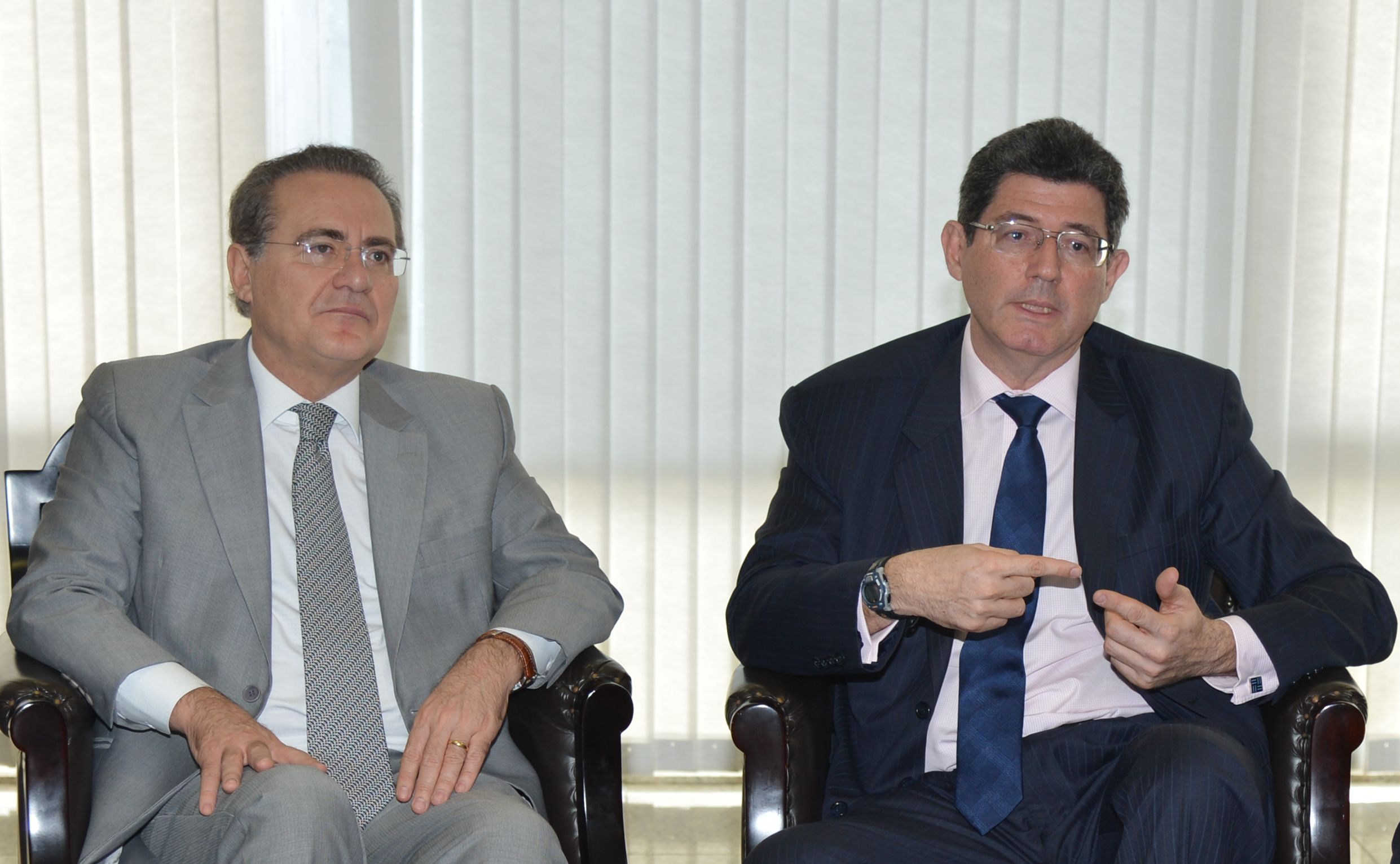 O ministro da Fazenda, Joaquim Levy, durante encontro com o presidente do Senado, Renan Calheiros 
