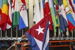 EUA e Cuba retomam relações e abrem embaixadas após 54 anos