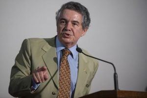 Cunha não respeita regras estabelecidas, diz ministro do STF