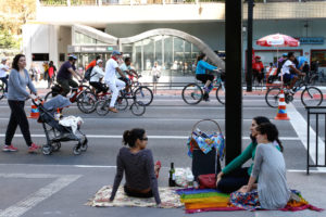 Uso da Paulista para manifestações ou lazer não é problema, dizem hospitais