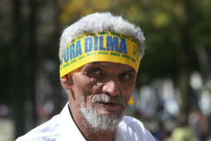 As contradições dos manifestantes contra o governo