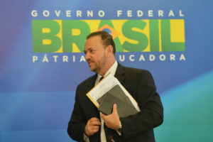 Governo quer superar clima de pessimismo e ampliar diálogo, diz Edinho Silva