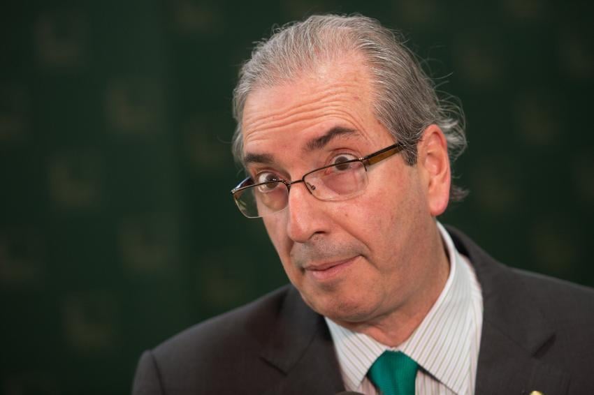 Lava Jato: se Cunha cair, será atirando