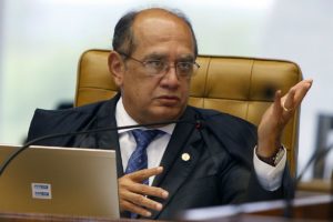 Gilmar Mendes, o 'apito-amigo' do 'Fora Dilma' no TSE