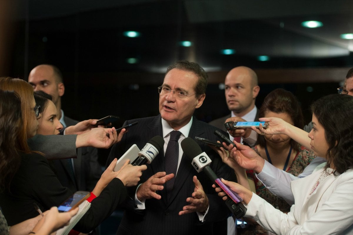Impeachment de Dilma seria “botar fogo no Brasil”, diz Renan