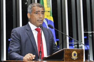 Datafolha no RJ: Romário tem 19 pontos sobre Molon na disputa pelo Senado