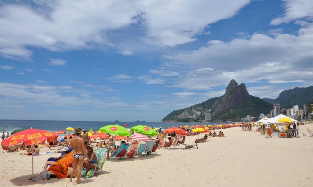 A cidade continua partida