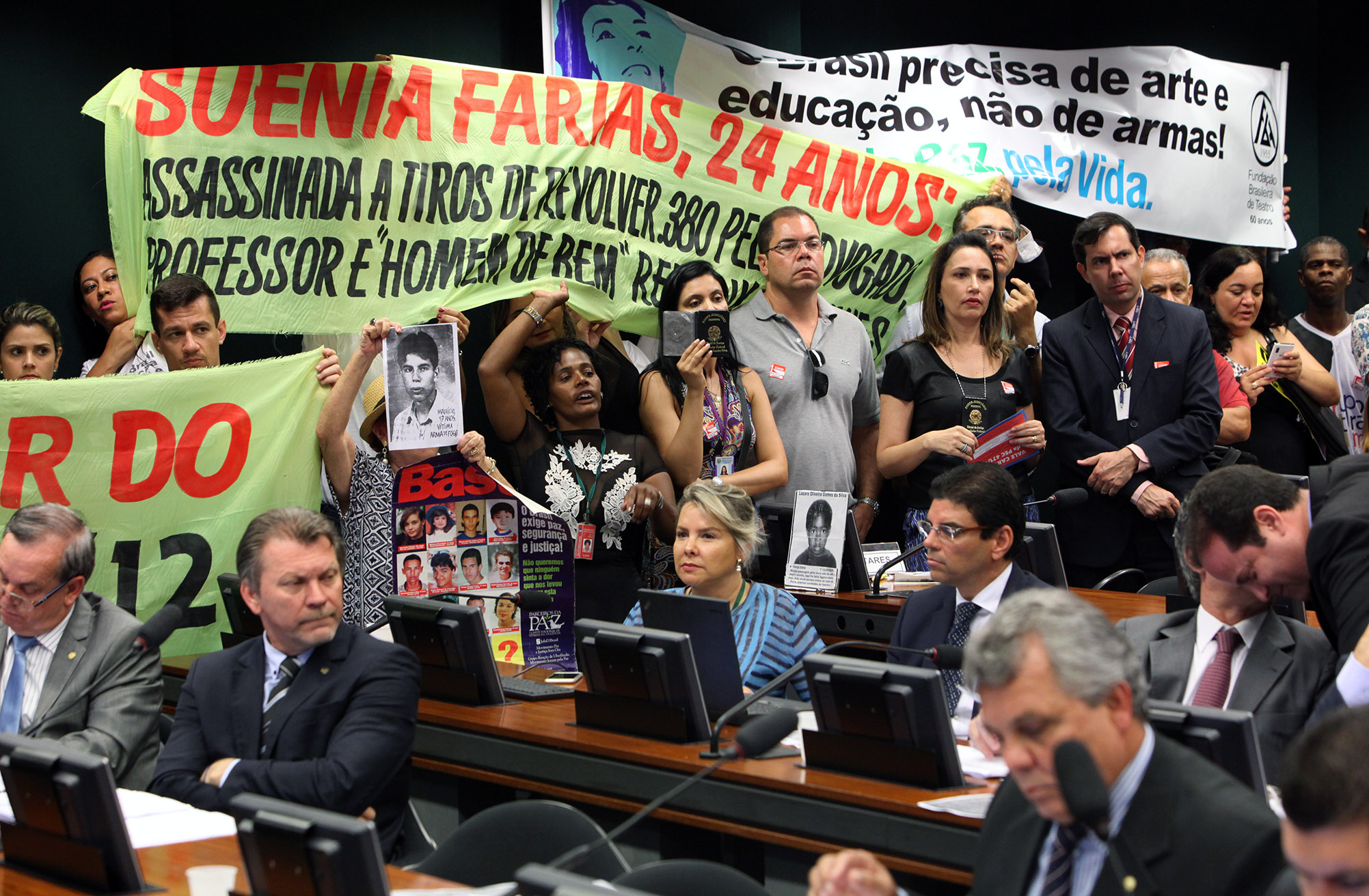 Comissão aprova revogação do Estatuto do Desarmamento. Entenda