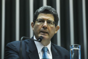 Joaquim Levy arrisca investida contra sonegadores