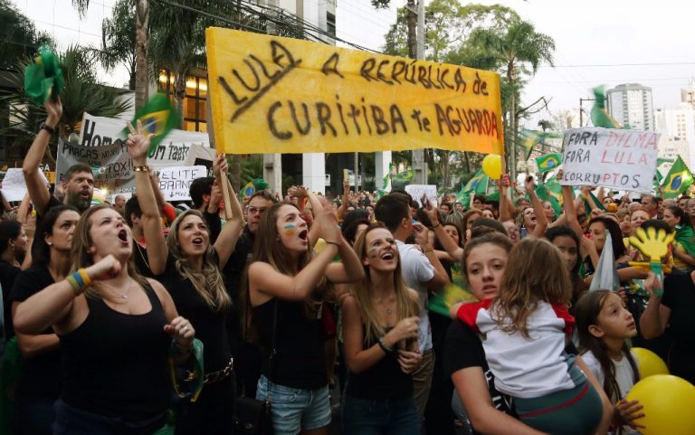Atos contra dilma e lula.jpg