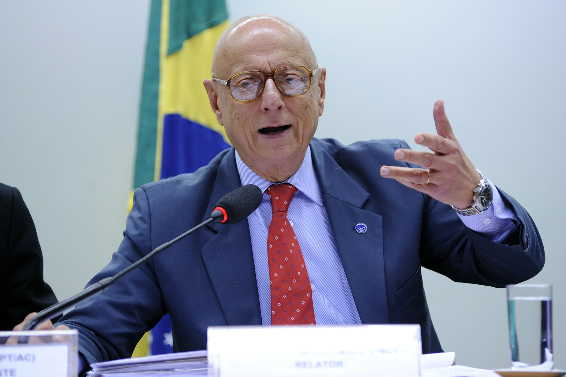 Projeto que aumenta a pena de crime cometido em saída temporária avança no Senado