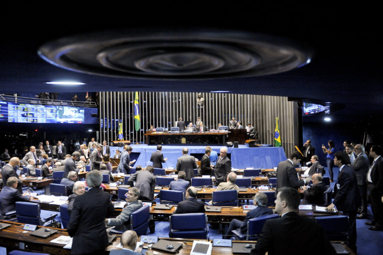 “É preciso refletir sobre a racionalização dos gastos no Brasil”