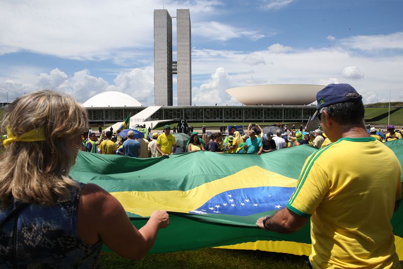 “Sofremos uma escandalosa manipulação midiática”