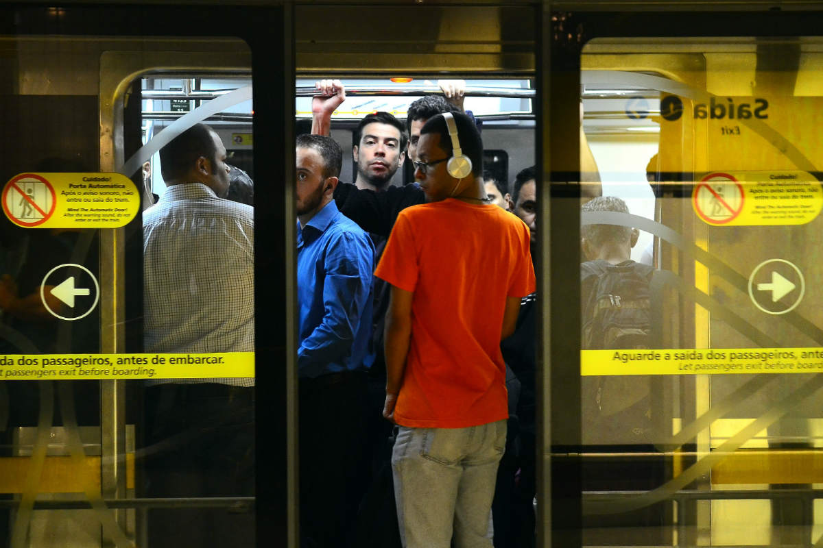 Justiça paulista condena o Metrô a indenizar cadeirante que caiu em estação