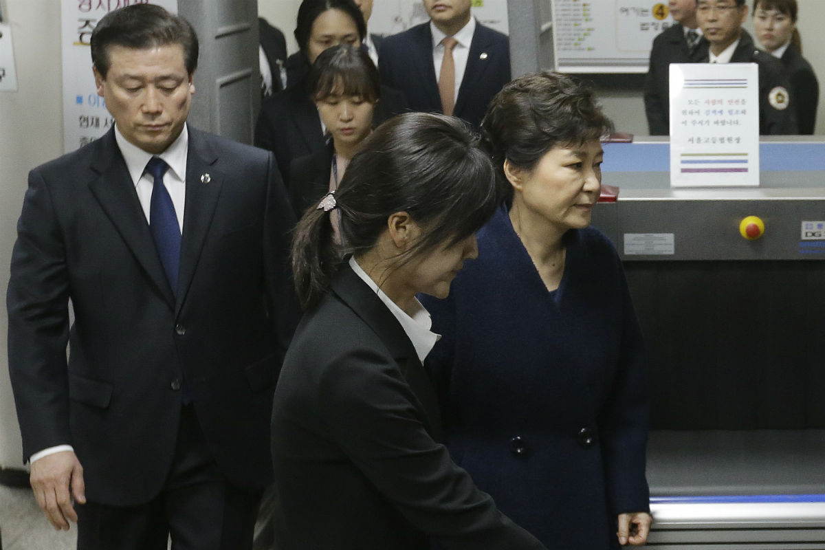 Presa, ex-presidente da Coreia do Sul é acusada de extorquir empresas