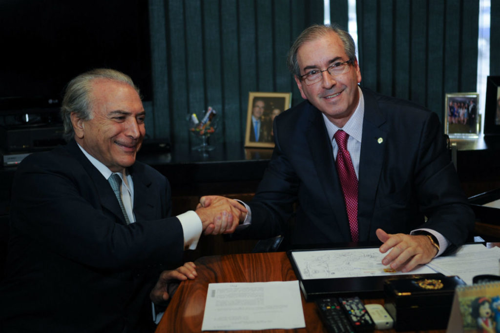Juiz federal envia 19 perguntas de Eduardo Cunha para Michel Temer