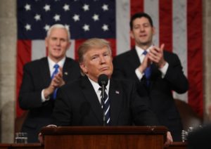 Trump muda tom em primeiro discurso no Congresso