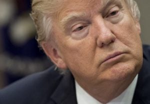 O que muda na nova ordem executiva de Trump sobre os imigrantes