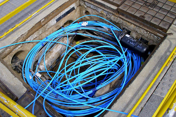 Revisão da Lei de Telecomunicações não levará fibra óptica ao Brasil