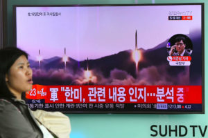 Coreia do Norte está reconstruindo base de lançamento de mísseis
