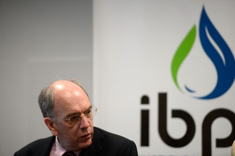 A Petrobras na contramão das estratégias globais do setor