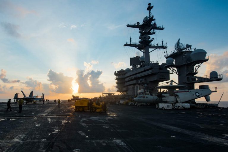 Porta-aviões  USS Carl Vinson
