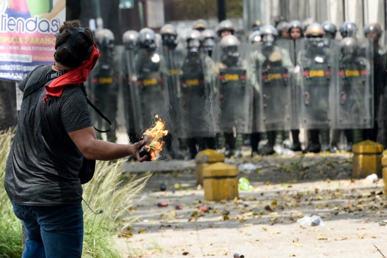 Venezuela: oito mortos em três semanas de tensão política