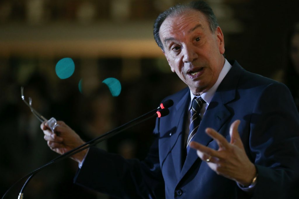 Política externa golpista repete os piores erros do passado