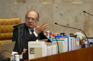 Abert sai em defesa dos políticos donos de emissoras de rádio e TV
