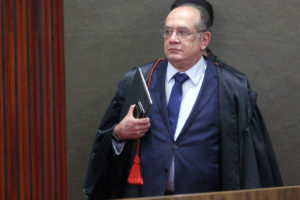 Gilmar Mendes sugeriu ouvir delatores no TSE em 2015. Hoje, é contra