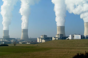 China ancora produção energética em usinas nucleares