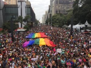 Eleição de candidatos LGBTs cresce no mundo, mas não no Brasil