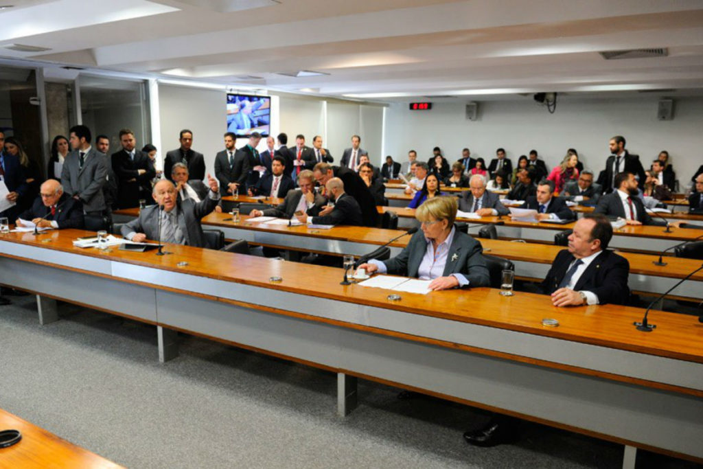 Em comissão, fim da desoneração da folha é adiado para 2018