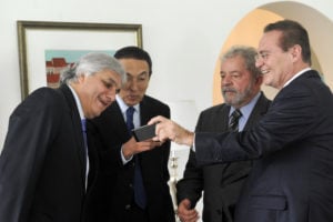 MPF quer arquivar inquérito contra Lula e questiona credibilidade de Delcídio