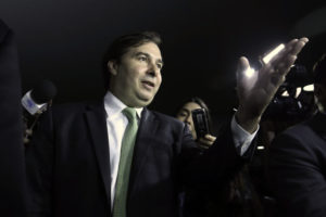 A ascensão Rodrigo Maia e o exílio do povo